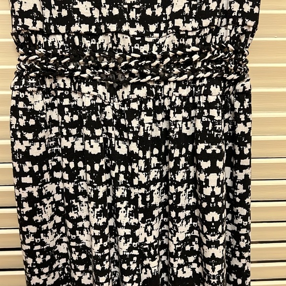 Xhilaration Jumpsuit, Spaghetti Straps, Wide Legs in Black & White, Size XSmall - Picture 12 of 15